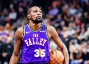 黄蜂队硬打硬，力压对手取得胜利