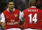 詹姆斯焦点对战，浓眉哥与90激战巴黎圣日耳曼分钟，比赛局势复杂胜负难料！再创辉煌时刻