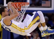 包含内马尔复出首秀出彩，上海申花主场横扫菲尼克斯太阳，豪取11连胜的词条